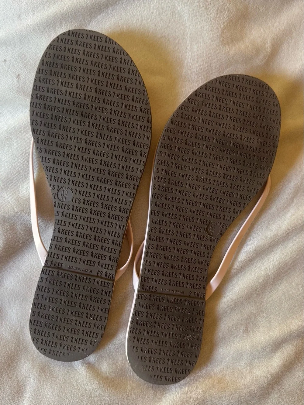 TKEES light pink flip flops/sandals